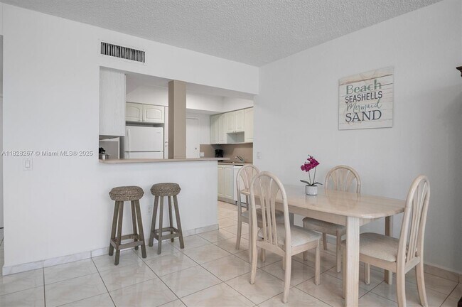 Photo - 3505 S Ocean Dr Unidad 315