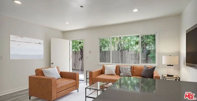 Photo - 656 Indiana Ave Unit 2