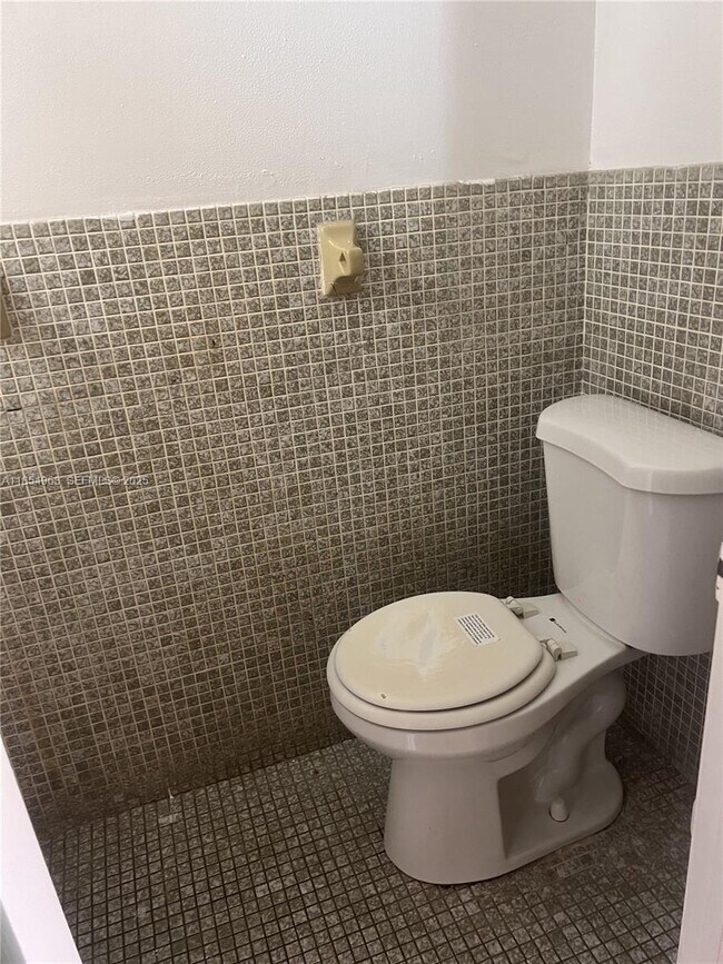 Photo - 6150 Dawson St