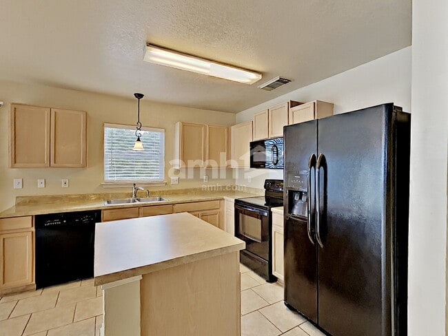 Photo - 4974 Bending Elms