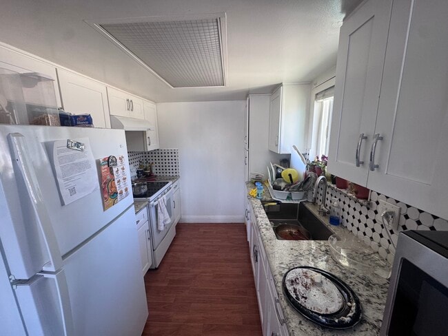 remodeled kitchen - 841 Di Fiore Dr Unit #4