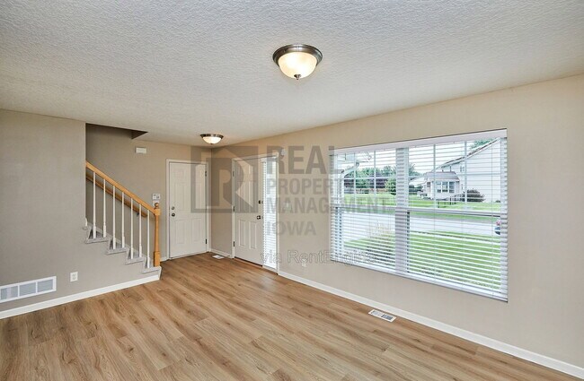 1450 SE Rosewood Ct