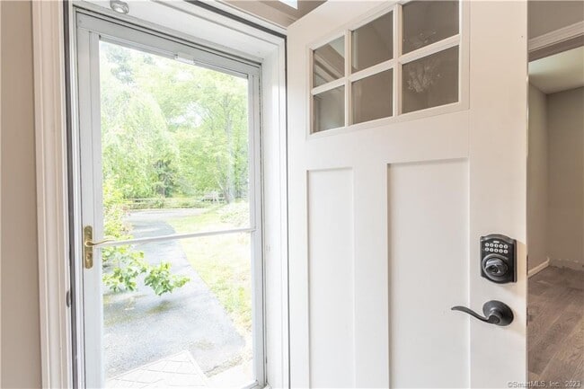 Photo - 55 Cider Mill Ln