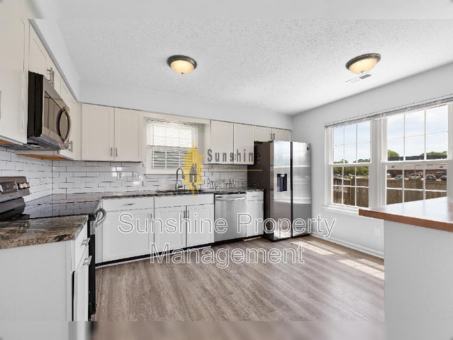 Photo - 1486 Berkshire Dr