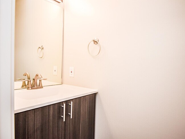 60 N Center St Unit 3