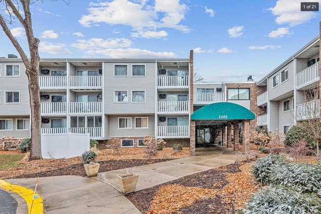 Building Photo - 1601 N Innsbruck Dr Rental