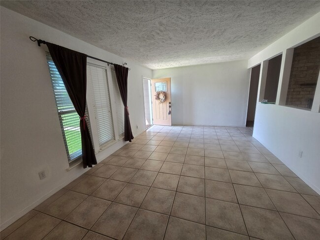 Building Photo - 9802 Sagepike Dr