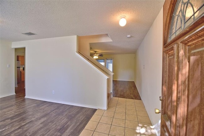 Photo - 1107 Thorn Creek Pl