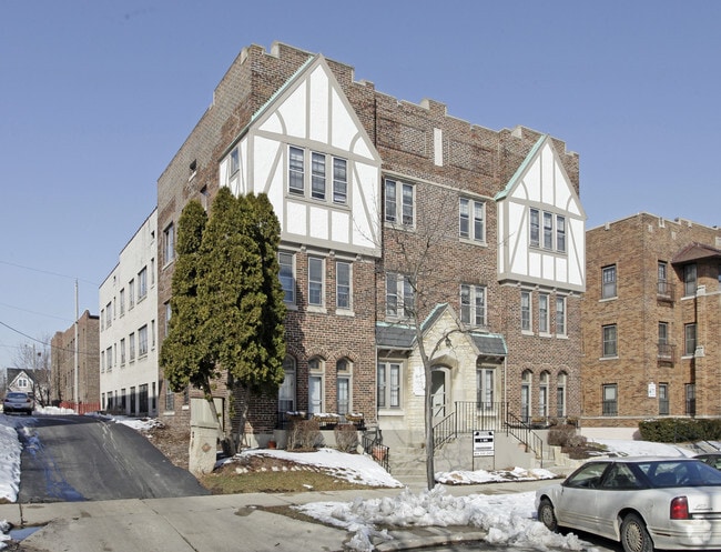 Briarwood Apartments - Briarwood Apartments