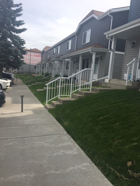 Photo - Townhouse in Crawford/Millwoods Area SE - Half Off 1st Month Rent! Unit 18
