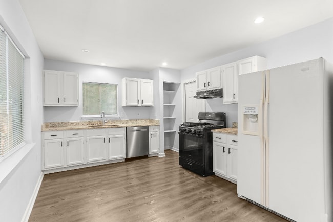 Photo - 121 Meadow Hill