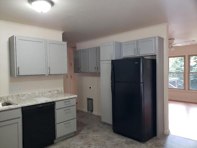 Photo - 911 E Rodgers Dr