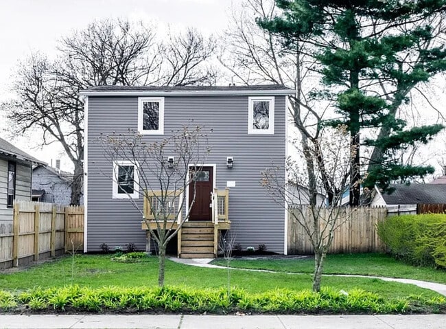 Building Photo - 6136 Harrison Ave