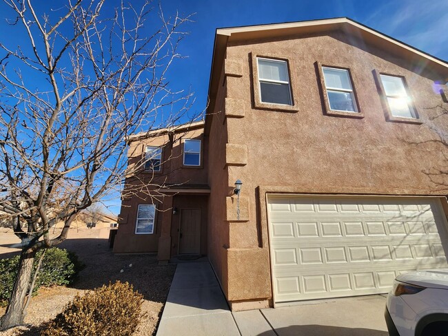 Amazing, Large 3 Bedroom Home in Southwest... - Amazing, Large 3 Bedroom Home in Southwest...