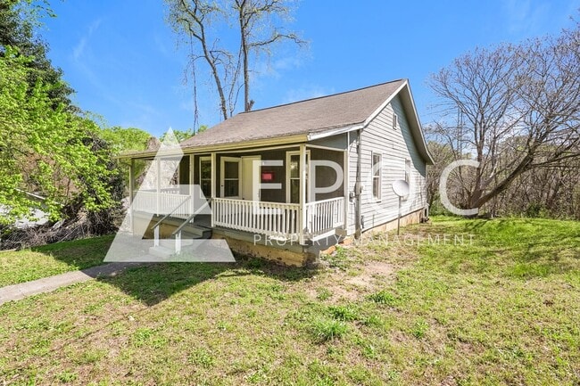 Photo - 2427 Newark St