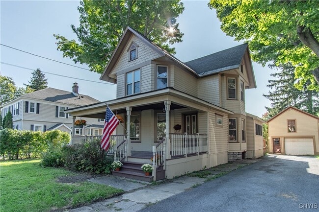 Photo - 622 Holcomb St