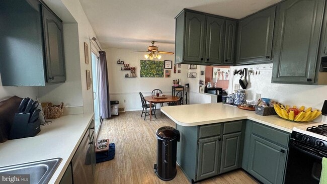 Photo - 228 Embleton Rd