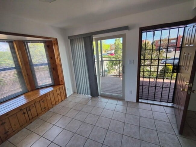 Photo - 1307 Rufina Ln Unit 4