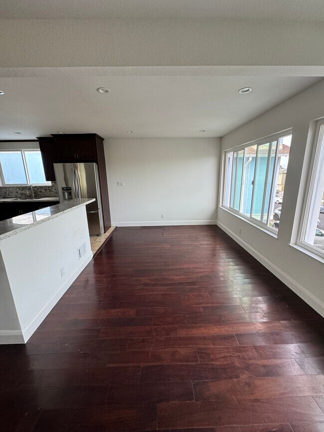 Photo - 280 Canterbury Ave