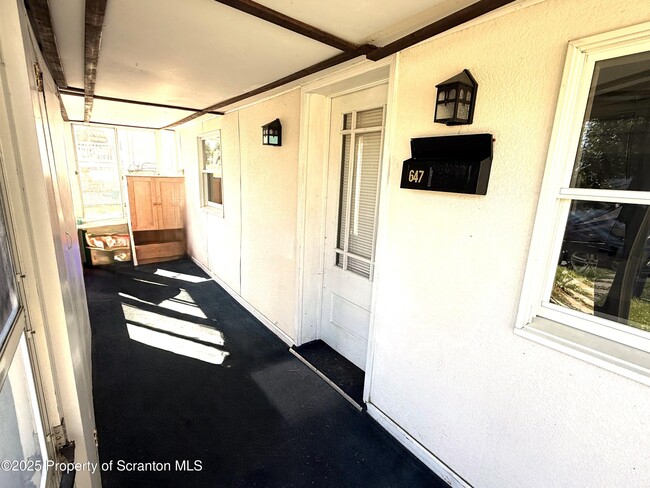 Photo - 647 Laurel St