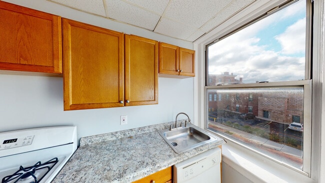 Photo - 131 Allen St