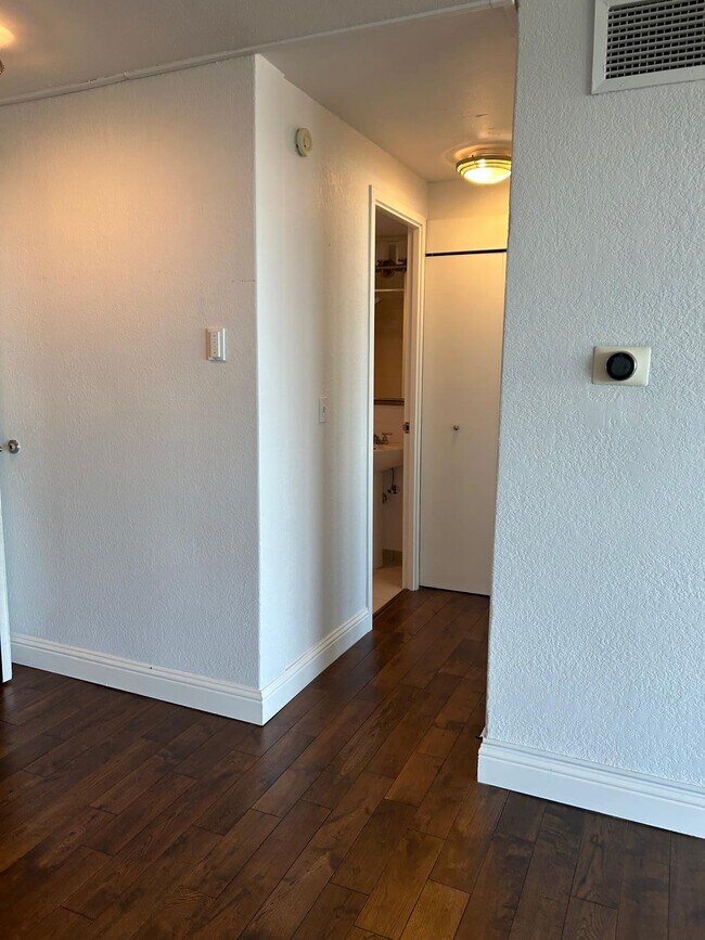 Photo - 111 SW Harrison St Unidad 111 SW Harrison St. #11G