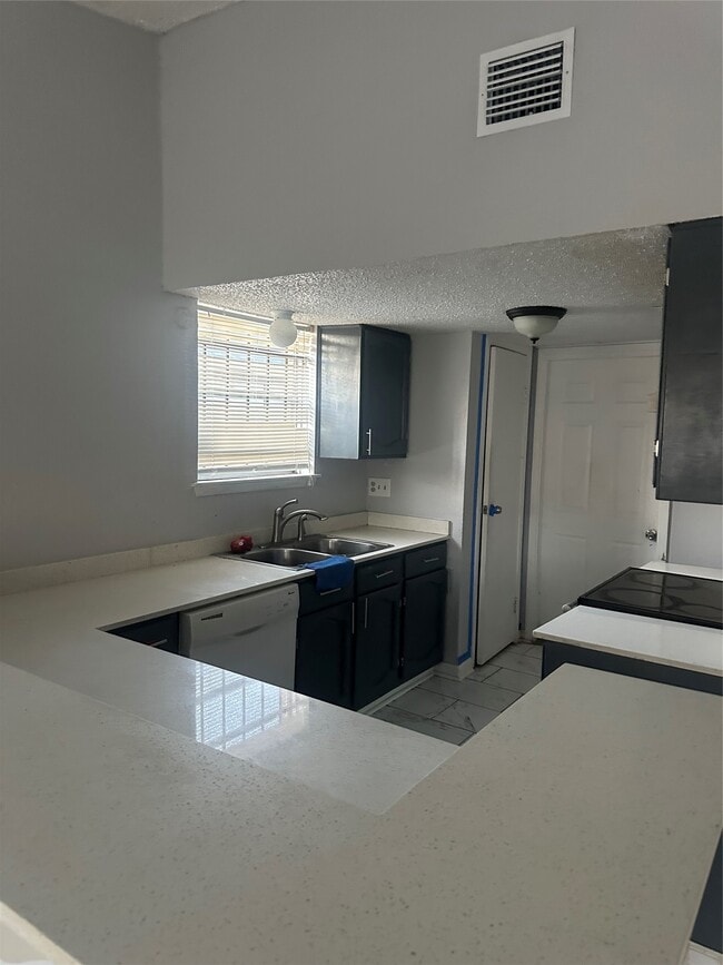 Photo - 11630 White Water Trail