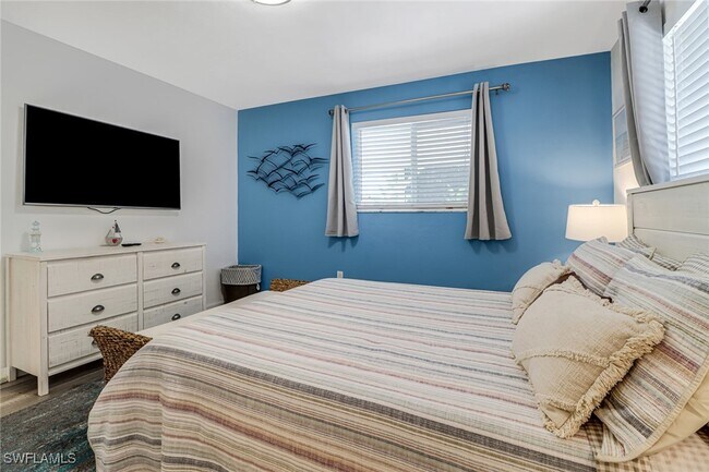 Photo - 724 100th Ave N