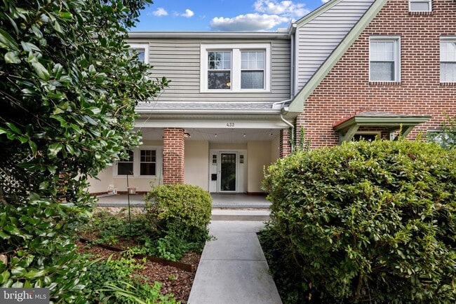 432 Kenneth Square
