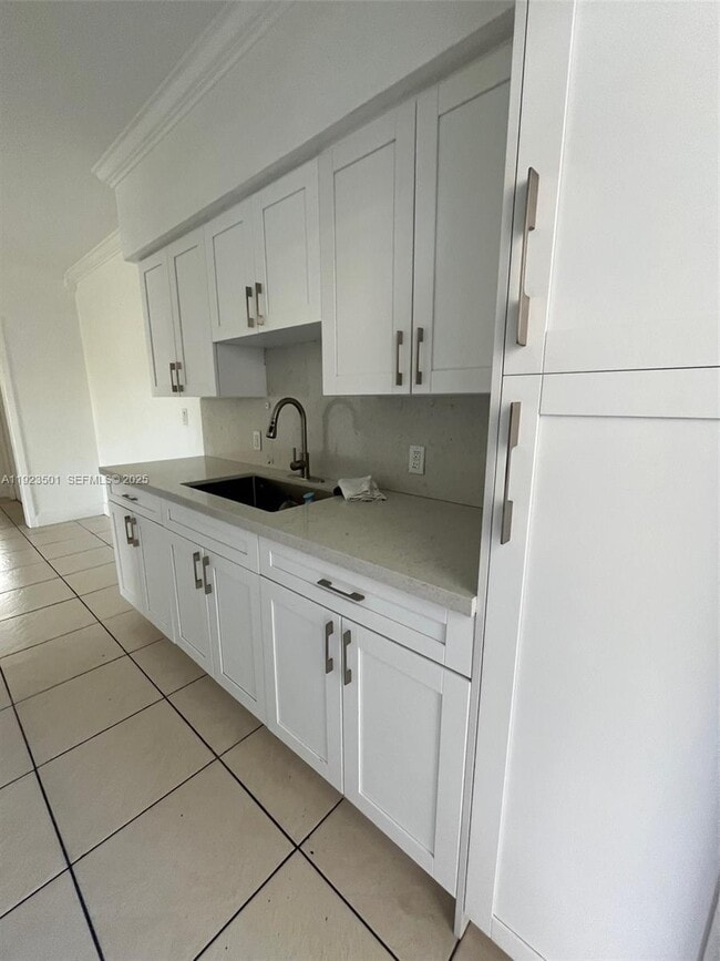 Photo - 315 69th St Unidad 212