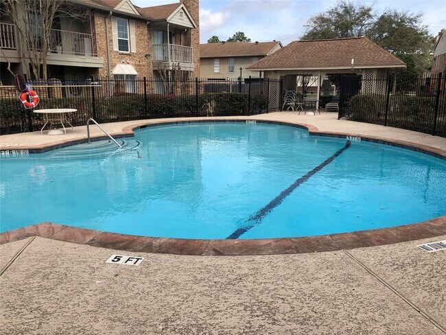 Photo - 10615 Briar Forest Dr Unidad 107