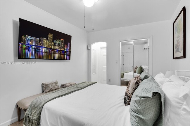 Photo - 1828 SW 6th St Unidad 1