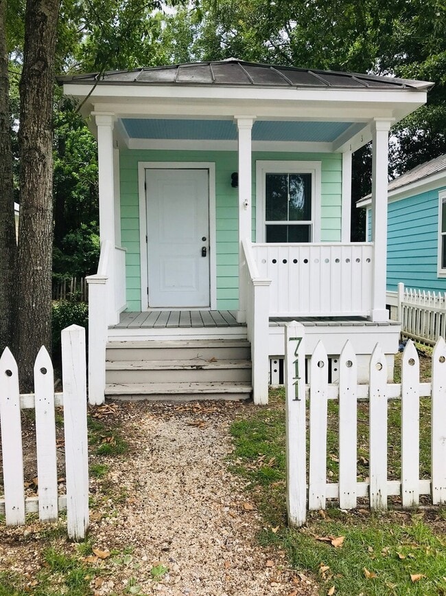 Commercial or Residential Coastal Cottage ... - Commercial or Residential Coastal Cottage ... House