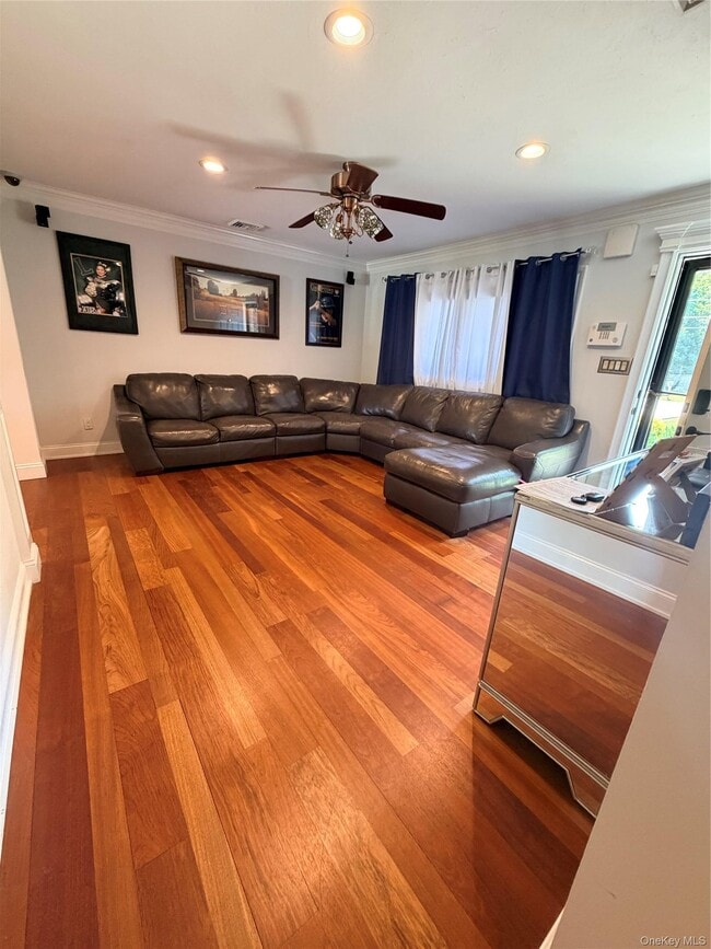 Photo - 364 Lockwood Dr