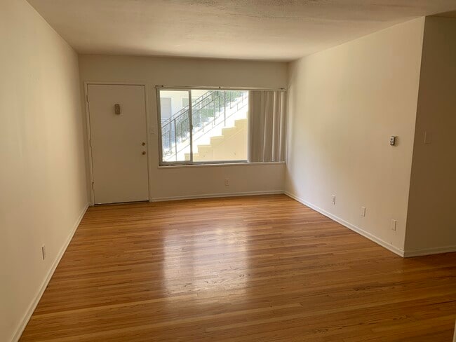 Living Room - 1041 Euclid St Unit D