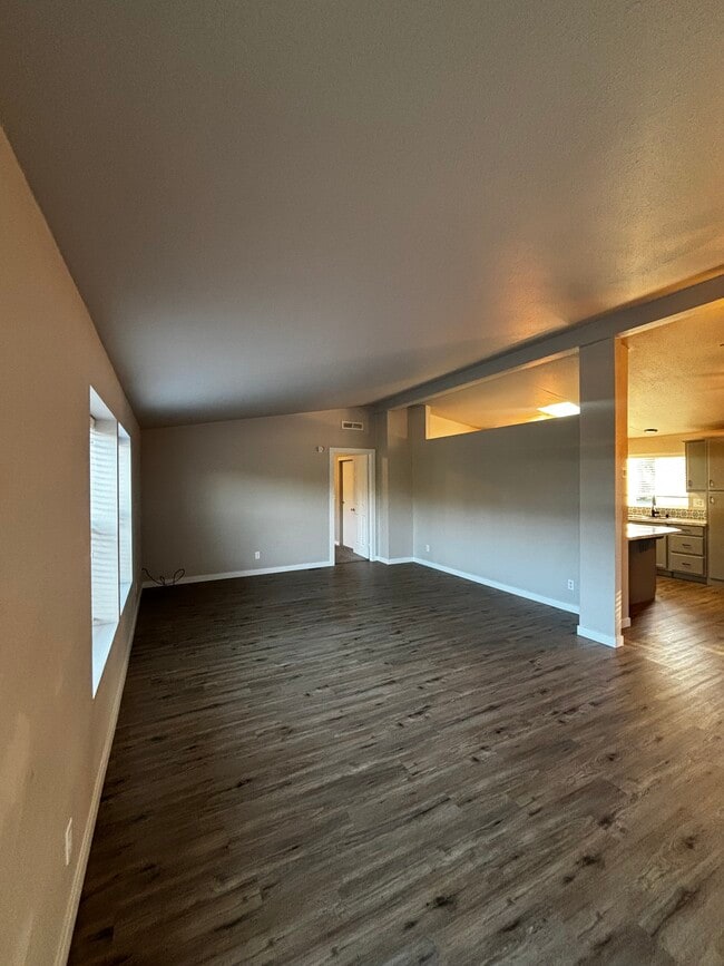 Photo - 208 N Central St