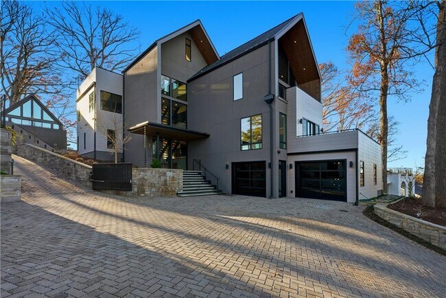 Photo - 1033 Reeder Cir NE