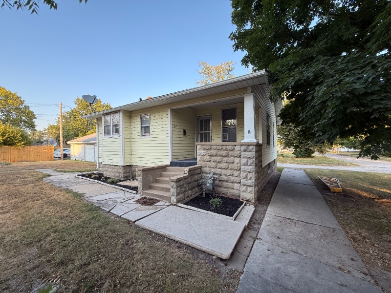 Photo - 214 W 3rd St Casa
