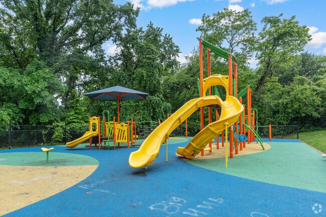 Patio de juegos - Skyline Apartments