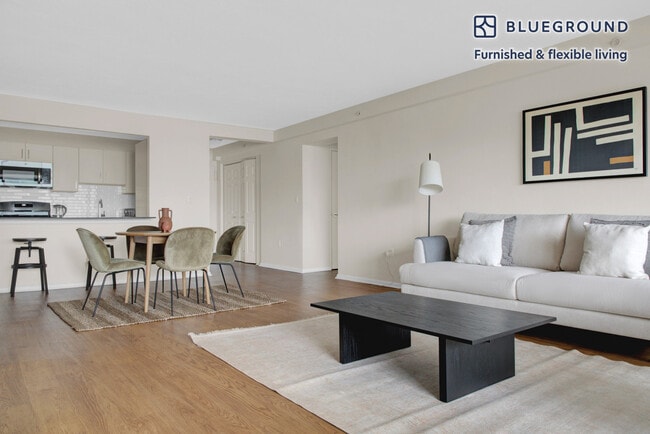 Photo - 1 Emerson Pl Unit FL3-ID498