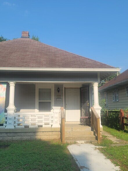 "Charming 1-Bedroom Retreat with Spacious Comfort in Indianapolis!" - "Charming 1-Bedroom Retreat with Spacious Comfort in Indianapolis!" Unit B