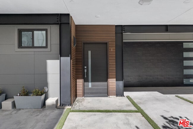 Photo - 849 N Alta Vista Blvd Unit 1