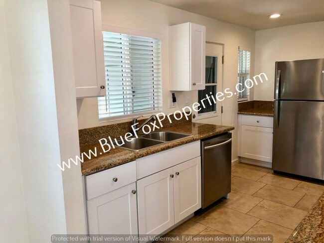 Photo - 1437 E Manlove St