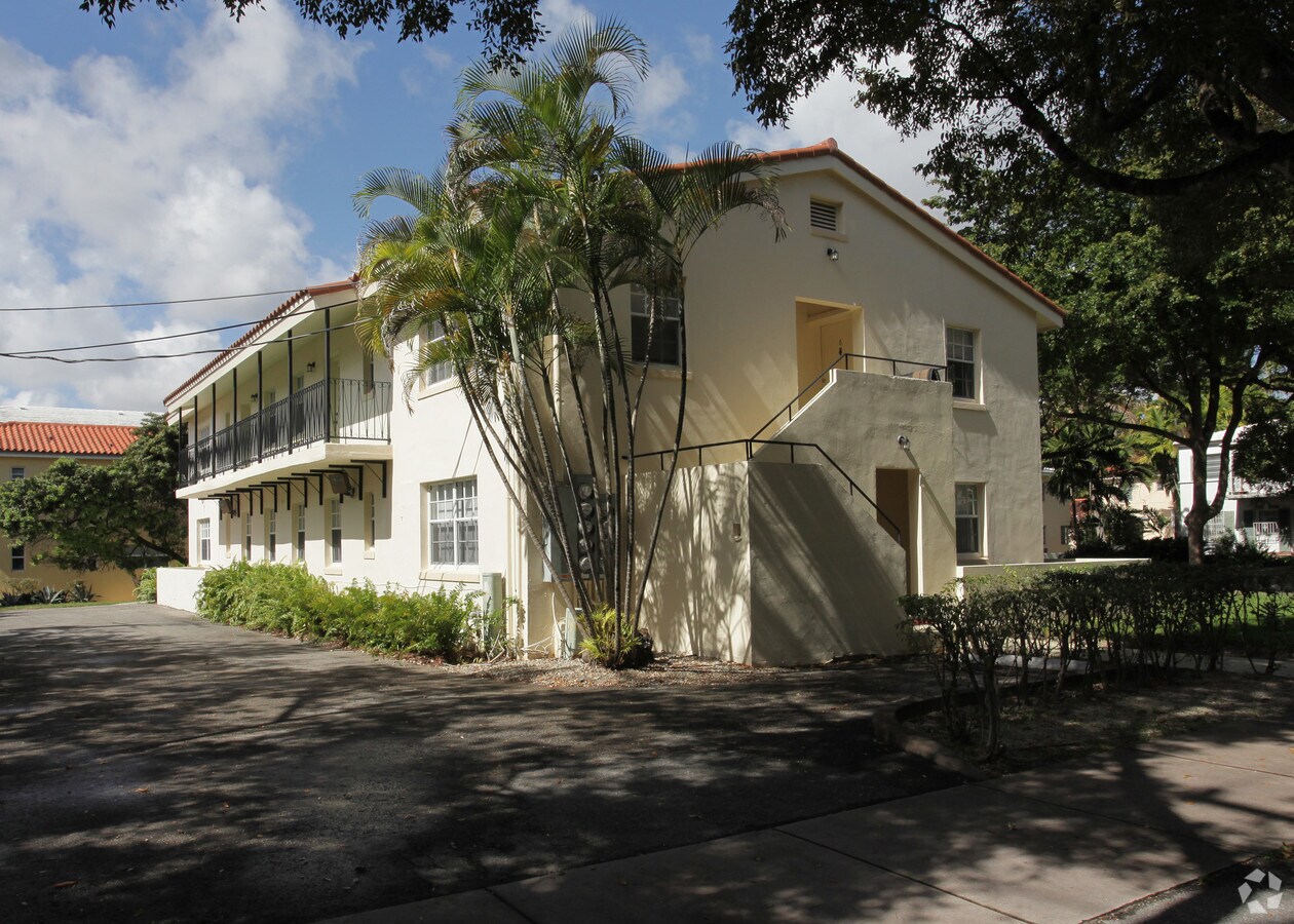 Photo - 504 Santander Ave
