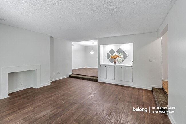 Building Photo - 3575 Oakvale Rd