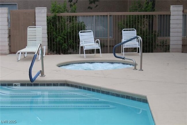 Photo - 2110 Los Feliz St Unidad 1007