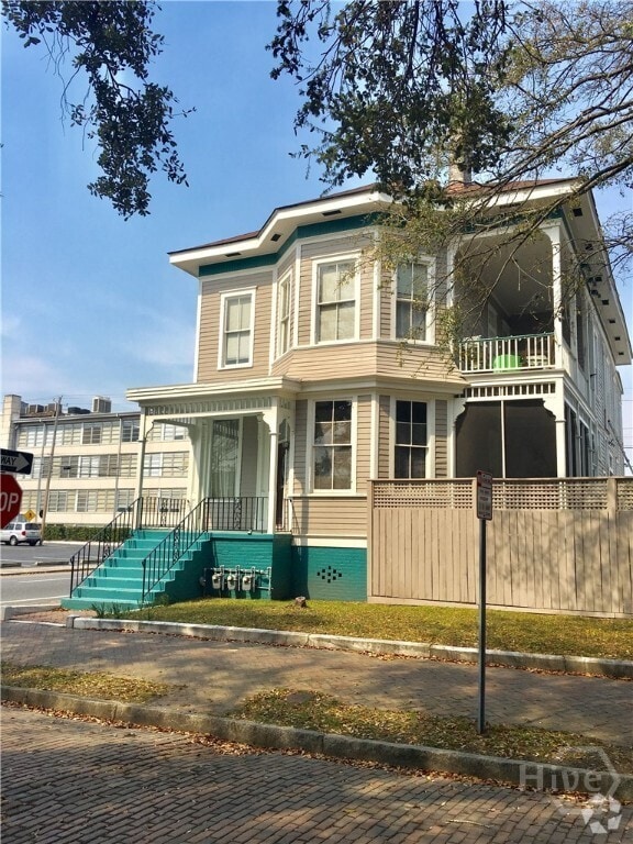 Building Photo - 102 E 31st St Unit 3 Rental