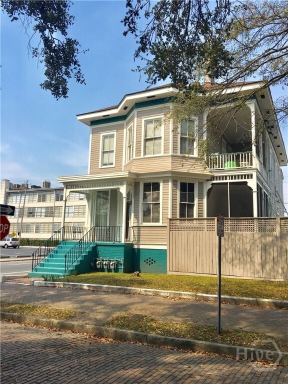 Building Photo - 102 E 31 St Rental