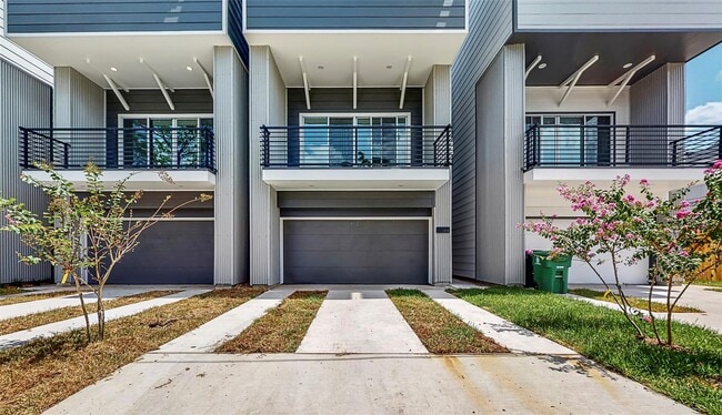 Photo - 1404 Goliad St