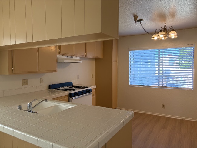 Photo - 4040 W 130th St Unidad 4